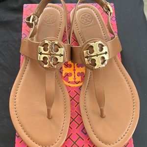 Tory Burch Claire flat thong sandal/veg leather